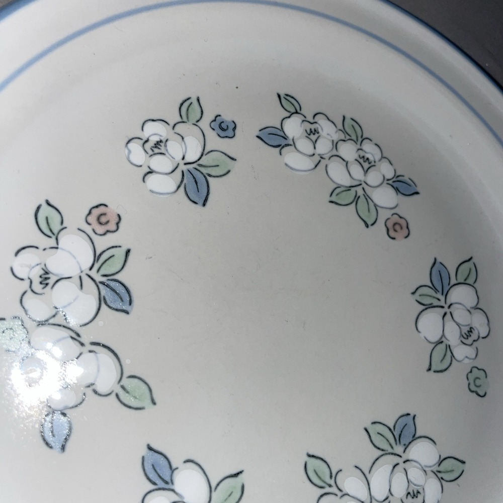 CHANTILLY Stoneware By Hearthside 7 3/4" Salad Plates, Fleur De Lune‎ Pattern